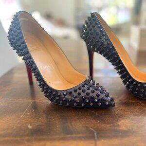 CHRISTIAN LOUBOUTIN Pigalle Studded Patent Leather Pumps Size 39 (Eggplant)